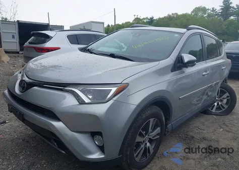 2017 Toyota Rav4 Xle z USA, uszkodzony, nr VIN 2T3RFREV0HW590884